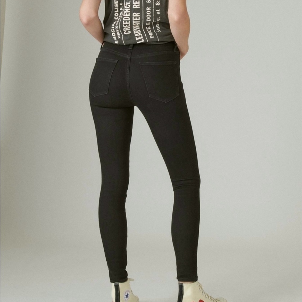 Lucky Brand Blk Denim Jeans  (W) Size 2/26 Skinny Legs | Retail: $99.00